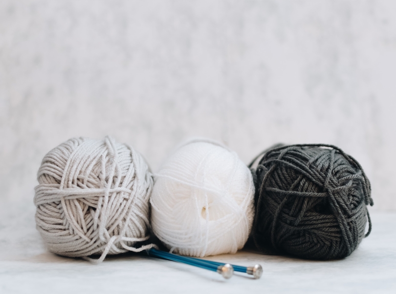 Knitting needles and yarn